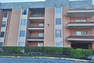 17600 NW 68th Ave #B4009, Hialeah: photo 1 of 10