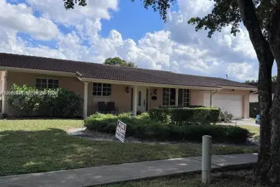 1230 NW 74th Ave, Plantation: photo 1 of 14