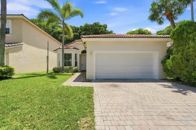 7778 NW 17th Pl, Pembroke Pines: photo 1 of 34