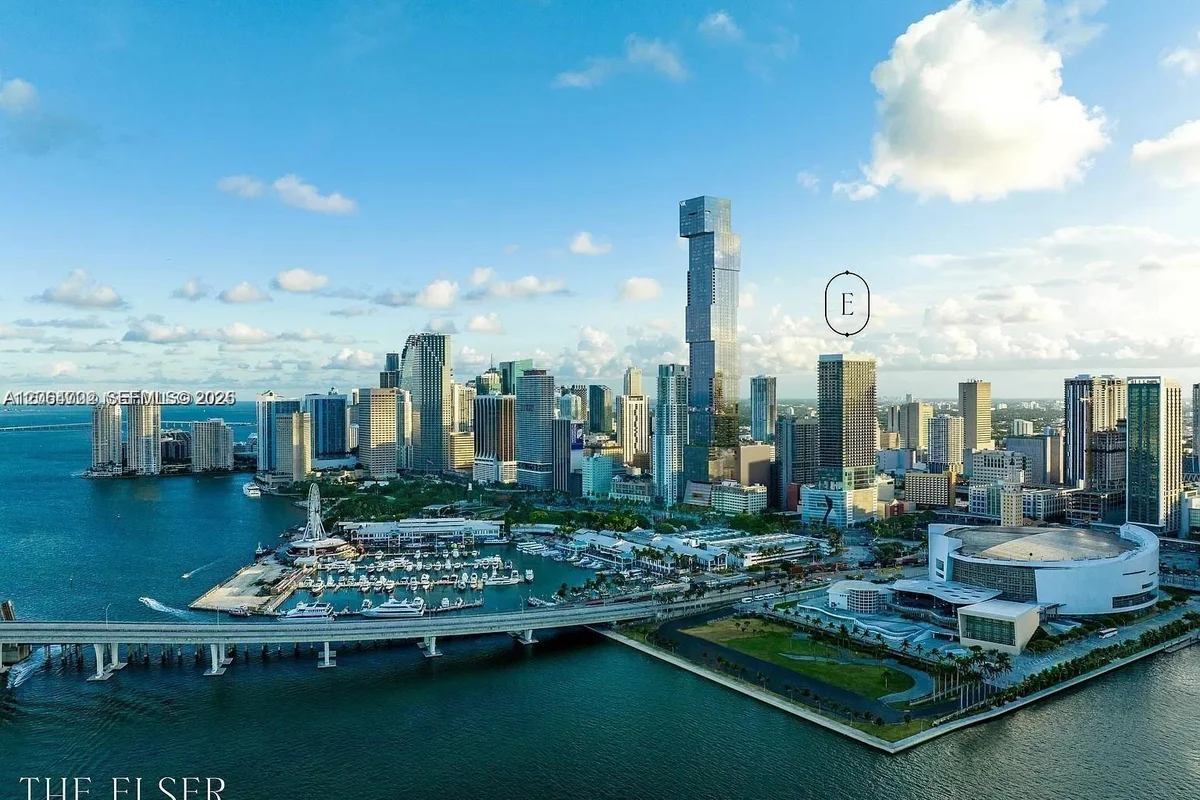 398 NE 5th St #1416, Miami: photo 1 of 13