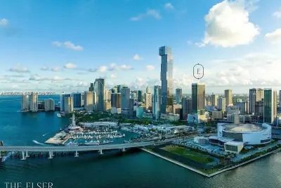 398 NE 5th St #1416, Miami: photo 1 of 13