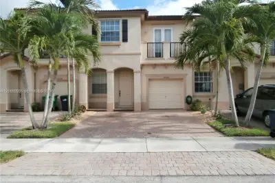 12728 SW 133rd St, Miami: photo 1 of 19