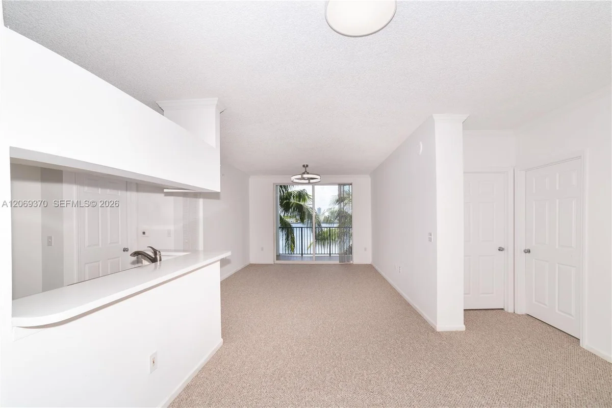 17100 N Bay Rd #1407, Sunny Isles Beach: photo 1 of 44