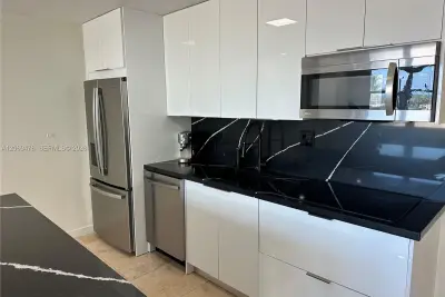 6039 Collins Ave #310, Miami Beach: photo 1 of 43