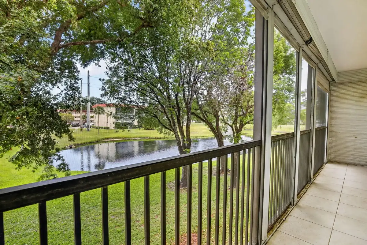 250 S Hollybrook Ter #208, Pembroke Pines: photo 1 of 17