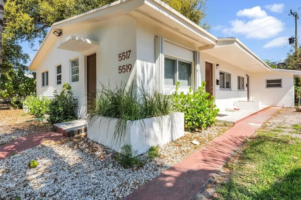 5517 NW 1st Pl, Miami: photo 1 of 19