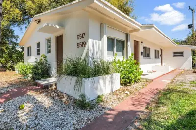 5517 NW 1st Pl, Miami: photo 1 of 19