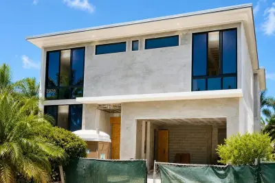 2377 SE 15th St, Pompano Beach: photo 1 of 34