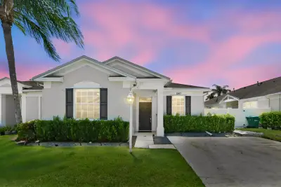 5871 Kelsey Ln, Tamarac: photo 1 of 35