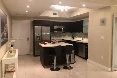 90 SW 3rd St #3802, Miami: photo 1 of 20