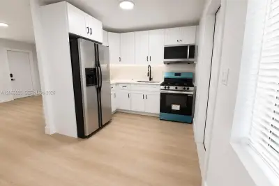 4804 Garden Ave, West Palm Beach: photo 1 of 16