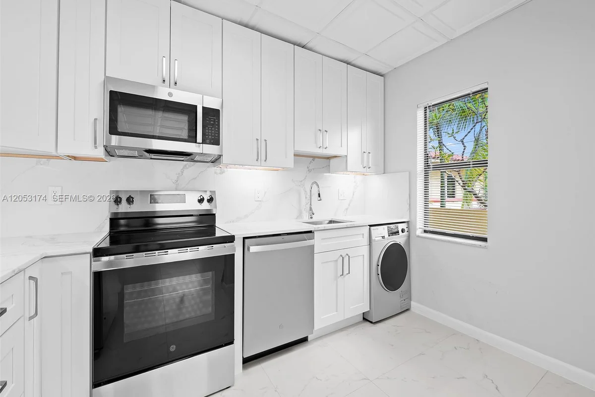 2300 NE 6th Ave #201, Wilton Manors: photo 1 of 33