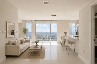185 SW 7th St #4100, Miami: photo 1 of 33