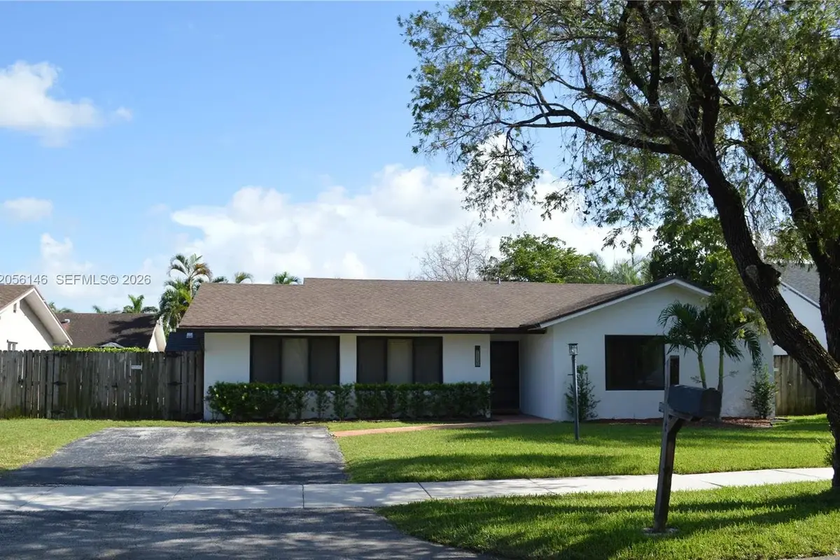 13304 SW 102nd Ter, Miami: photo 1 of 28