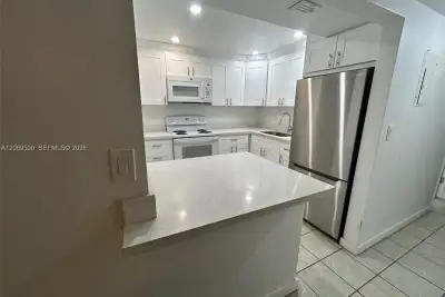 815 SW 30th St #J, Fort Lauderdale: photo 1 of 75
