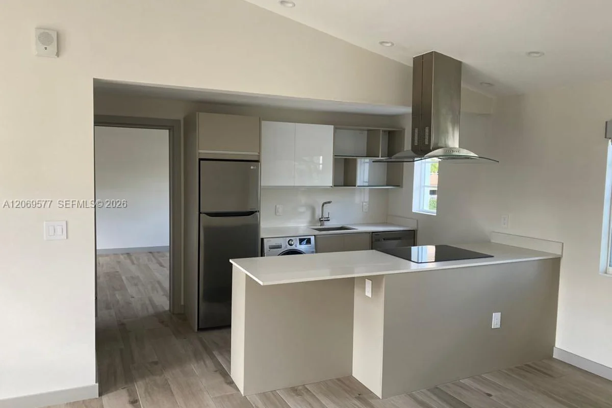 8035 Abbott Ave #107, Miami Beach: photo 1 of 8