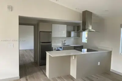 8035 Abbott Ave #107, Miami Beach: photo 1 of 8