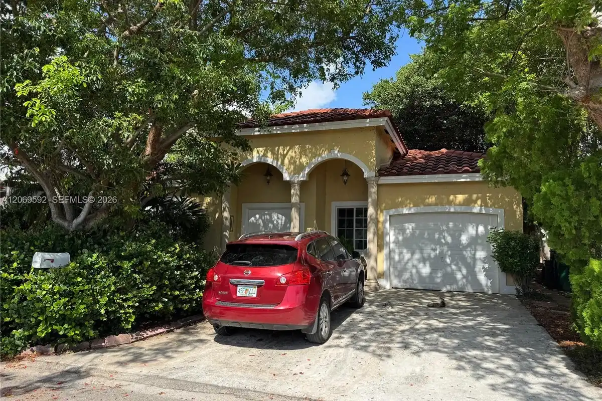 20808 SW 86th Ct, Cutler Bay: photo 1 of 14