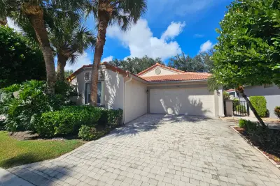 7245 Whitfield Ave, Boynton Beach: photo 1 of 25