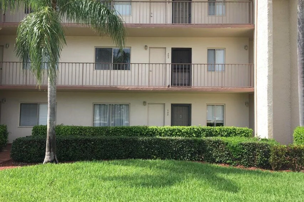 4070 Tivoli Ct #202, Lake Worth: photo 1 of 19