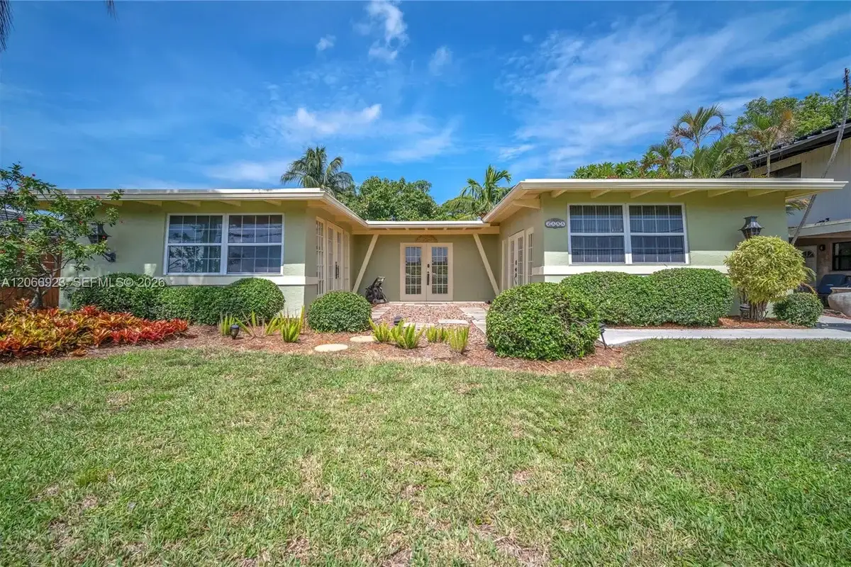 2555 Nassau Ln, Fort Lauderdale: photo 1 of 33