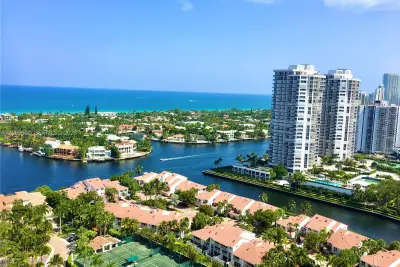 21055 Yacht Club Dr #2710, Aventura: photo 1 of 10