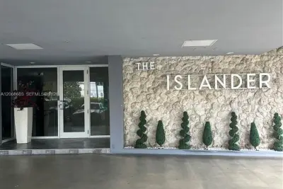 1255 Collins Ave #705, Miami Beach: photo 1 of 58