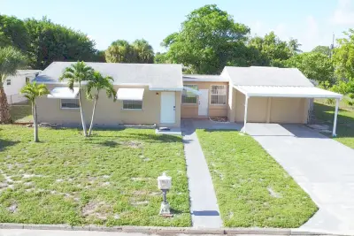 1229 15th Ave N, Lake Worth Beach: photo 1 of 16
