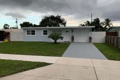 5672 Purdy Ln, West Palm Beach: photo 1 of 15
