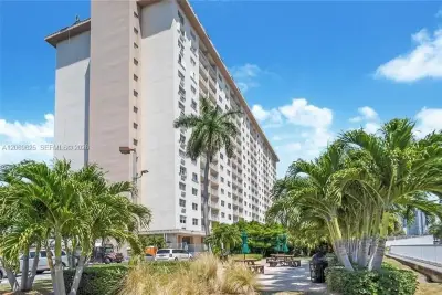 400 Kings Point Dr #316, Sunny Isles Beach: photo 1 of 16