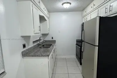 1746 N 3rd Ave N #10, Lake Worth: photo 1 of 7