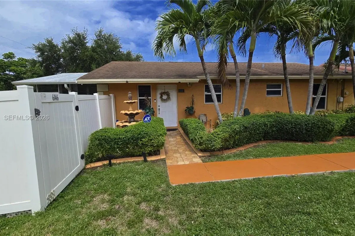 6146 SW 25th St, Miramar: photo 1 of 20