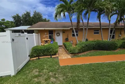 6146 SW 25th St, Miramar: photo 1 of 20