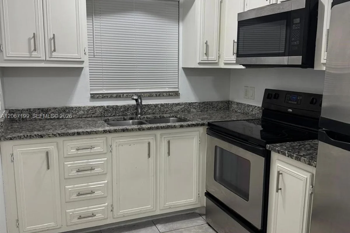1746 N 3rd Ave N #3, Lake Worth: photo 1 of 10