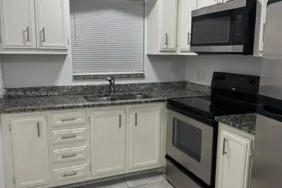 1746 N 3rd Ave N #3, Lake Worth: photo 1 of 10