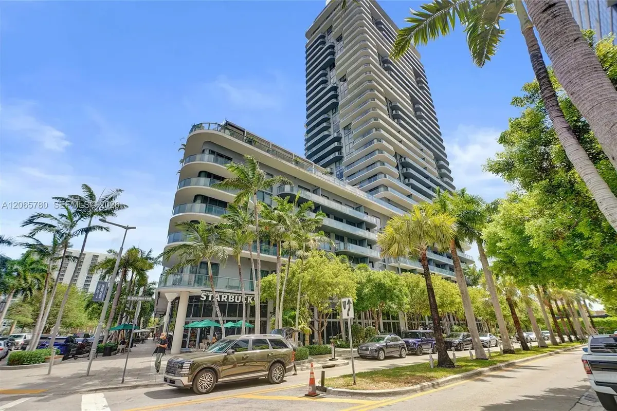121 NE 34th St #2705, Miami: photo 1 of 13