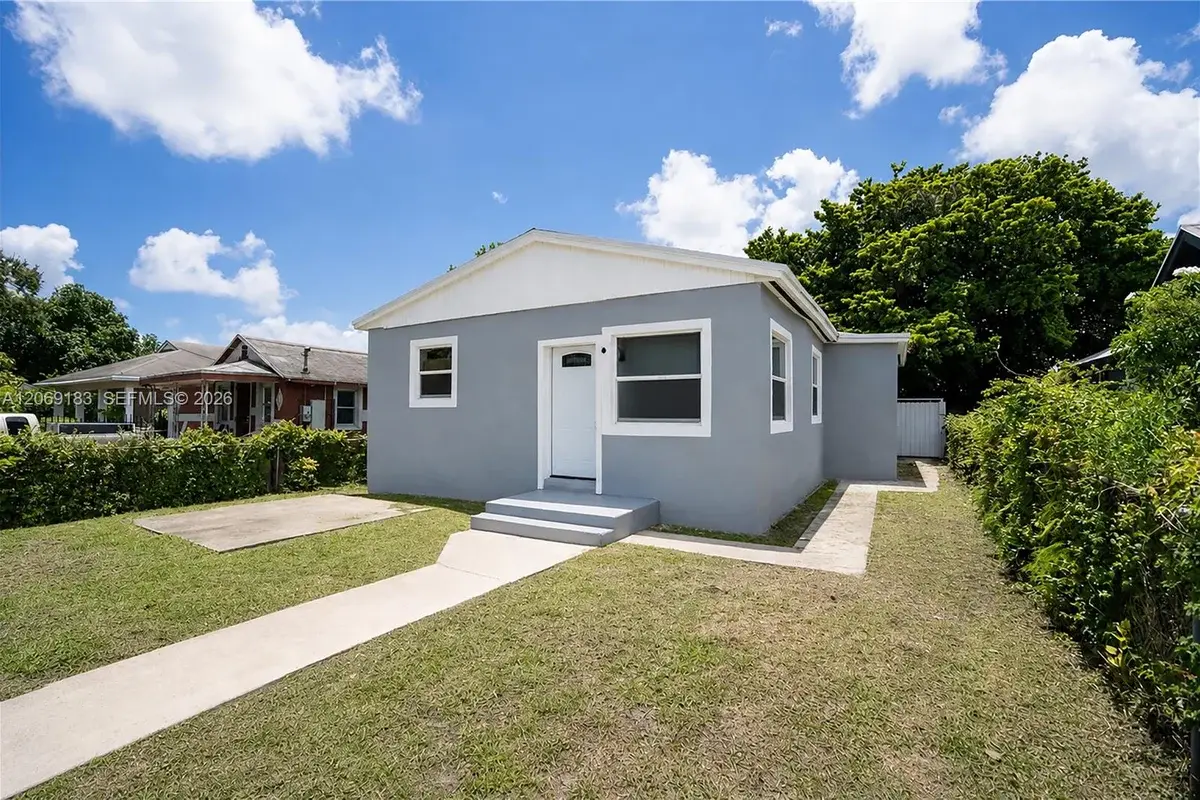 1780 NW 73rd St, Miami: photo 1 of 18
