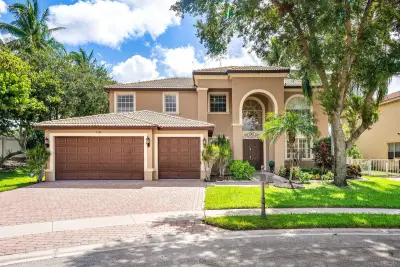 7346 Denicola Ln, Wellington: photo 1 of 72