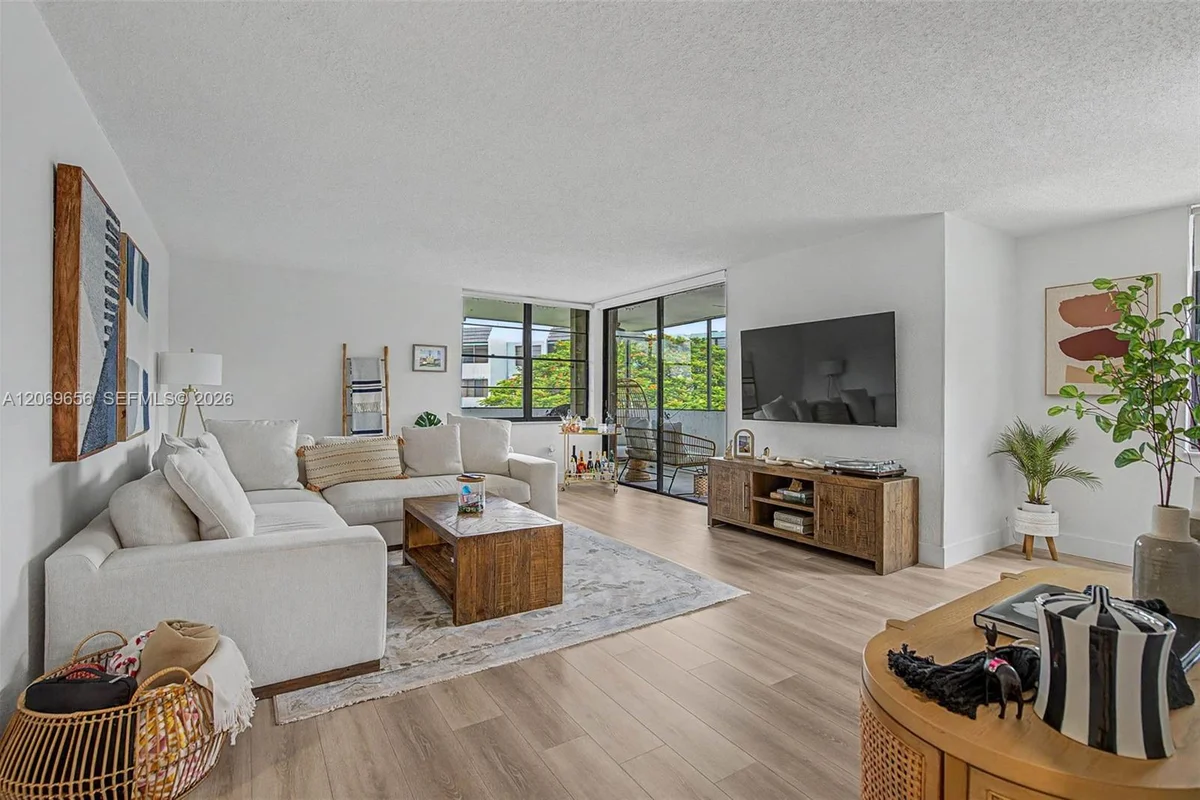 10852 N Kendall Dr #314, Miami: photo 1 of 29