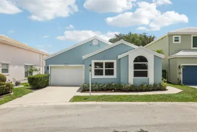 9613 NW 8th Cir, Plantation: photo 1 of 63