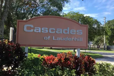 7860 NW 50th St #301, Lauderhill: photo 1 of 33
