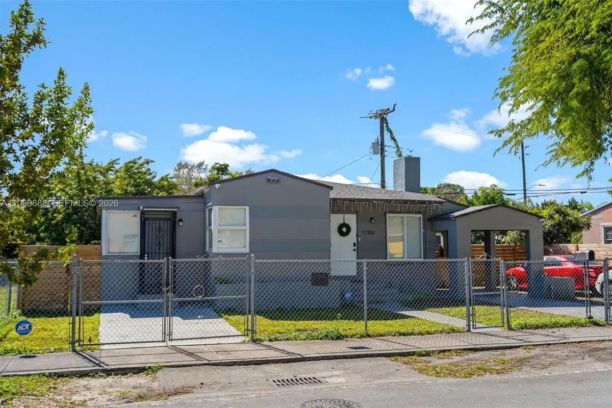 1780 NW 49th St, Miami: photo 1 of 42