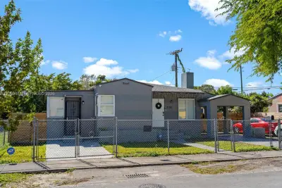 1780 NW 49th St, Miami: photo 1 of 42