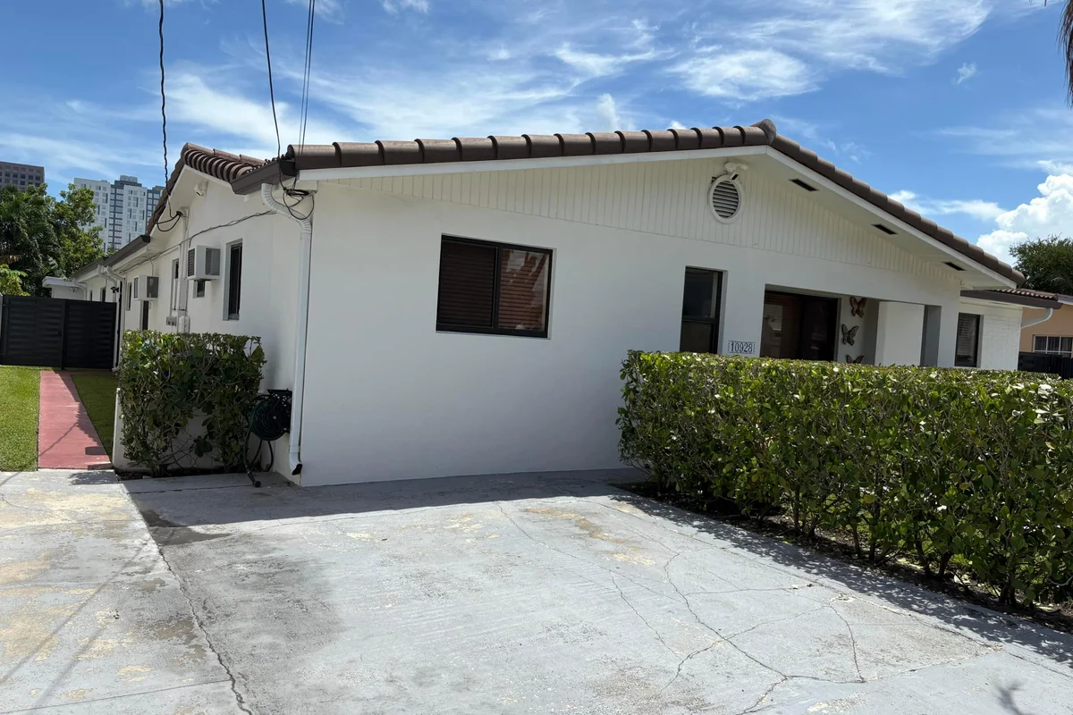 10928 SW 2nd St, Miami: photo 1 of 12