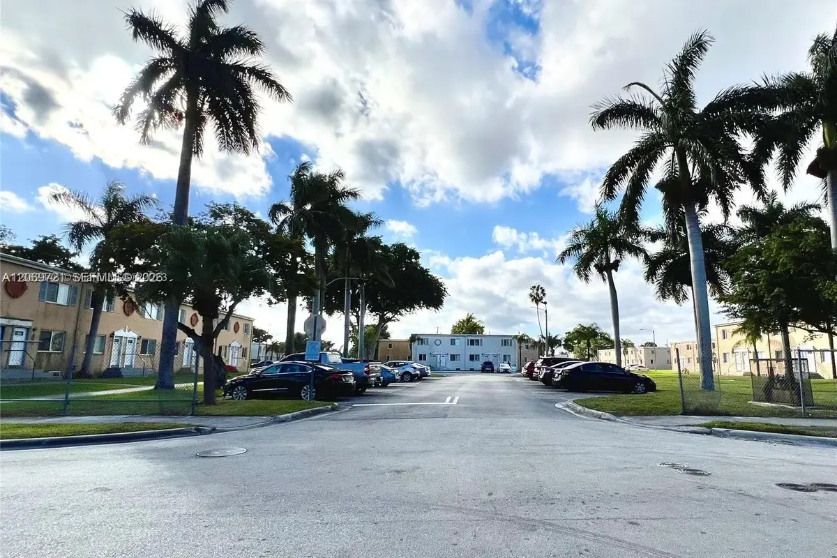 8460 NW 4th Ct, Miami: photo 1 of 18