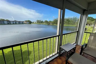 9423 S Hollybrook Lake Dr #203, Pembroke Pines: photo 1 of 23