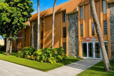 1230 W 54th St #329A, Hialeah: photo 1 of 11