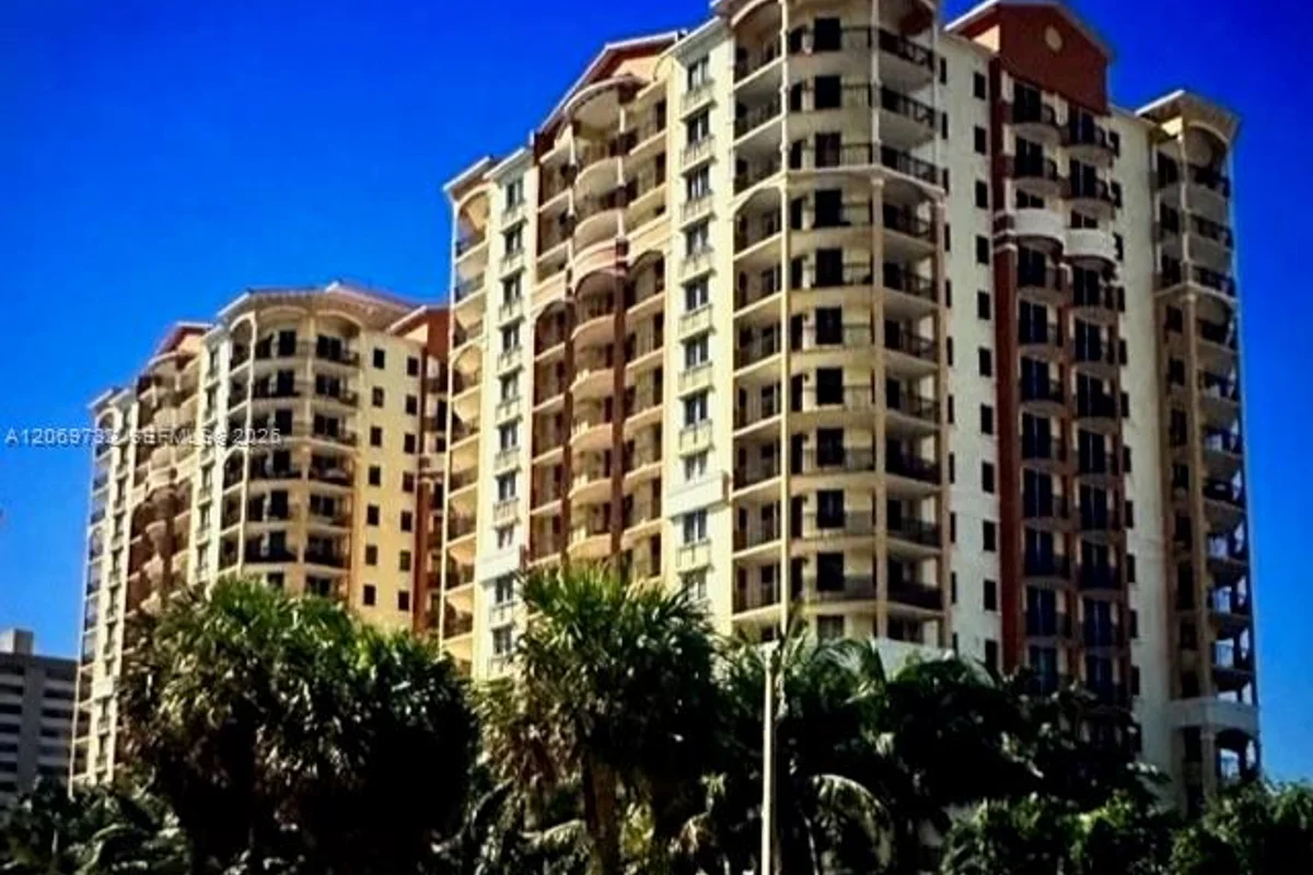2011 N Ocean Blvd #602, Fort Lauderdale: photo 1 of 32