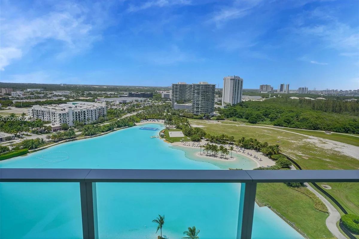 2411 Laguna Cir #1610, North Miami: photo 1 of 41
