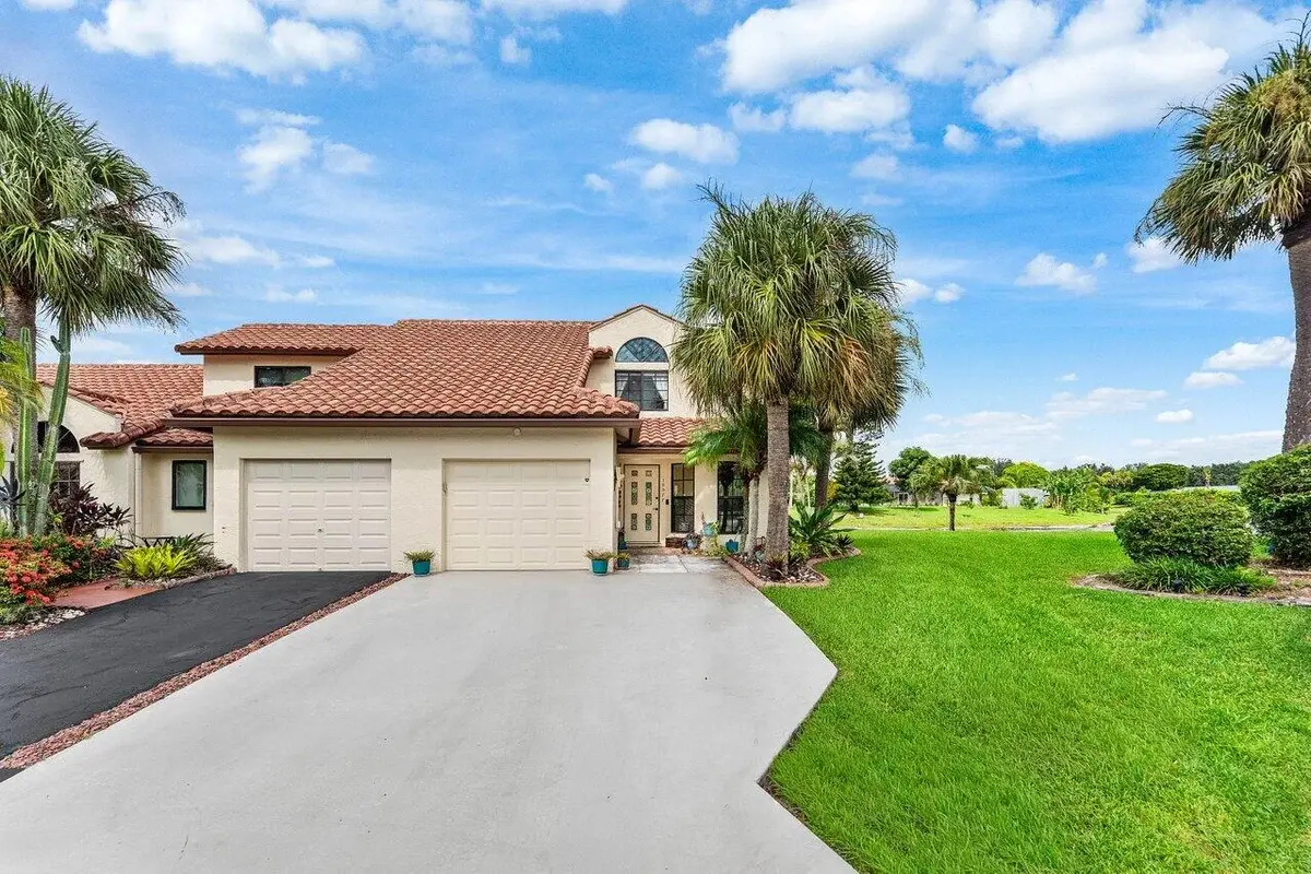 18577 Woodstream Dr, Boca Raton: photo 1 of 57